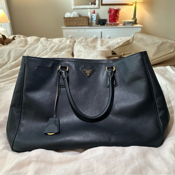 Prada Handbags - SOLD✨